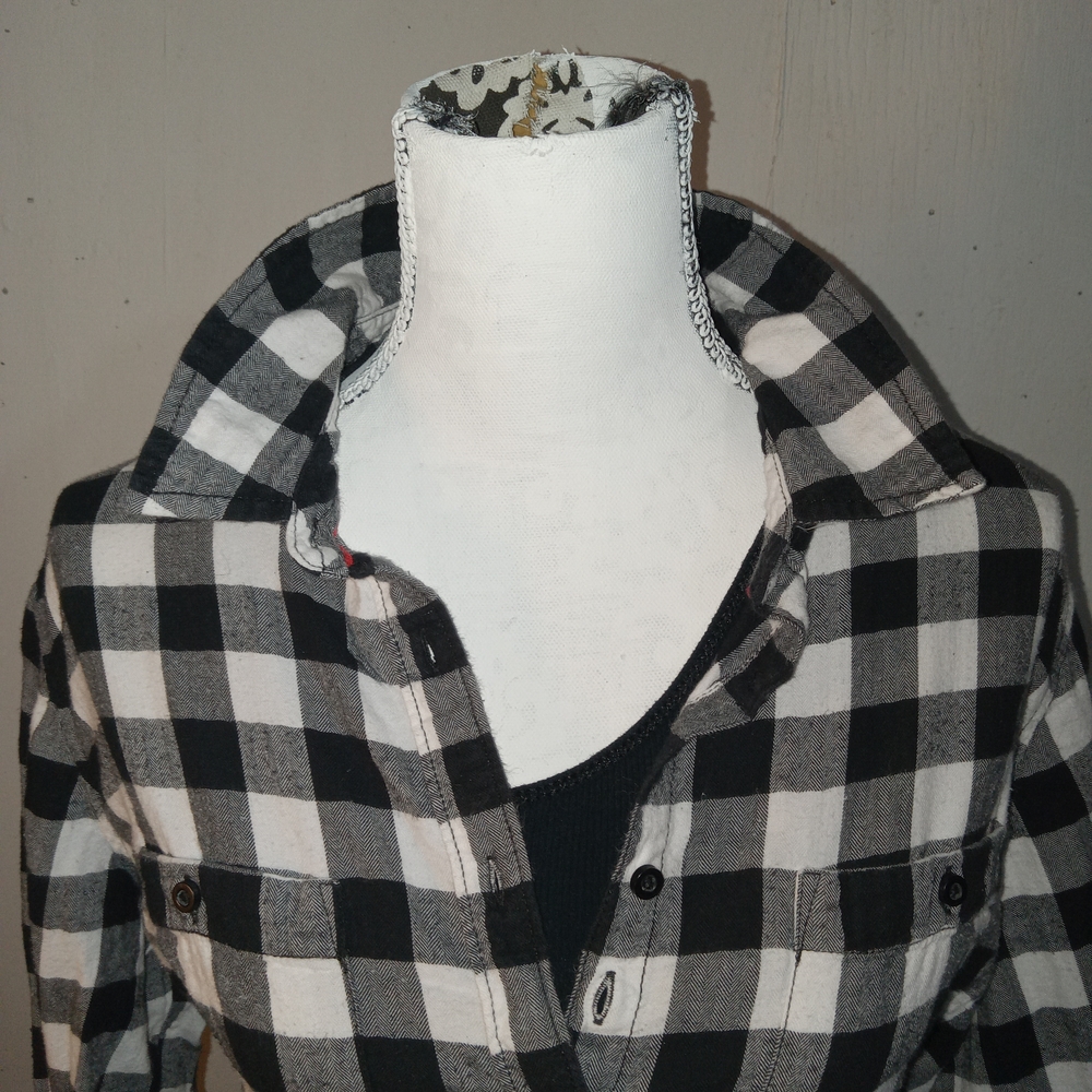 Size 1X button up Long Sleeve with collar From St. Johns Bay 100%cotton - Picture 15 of 15